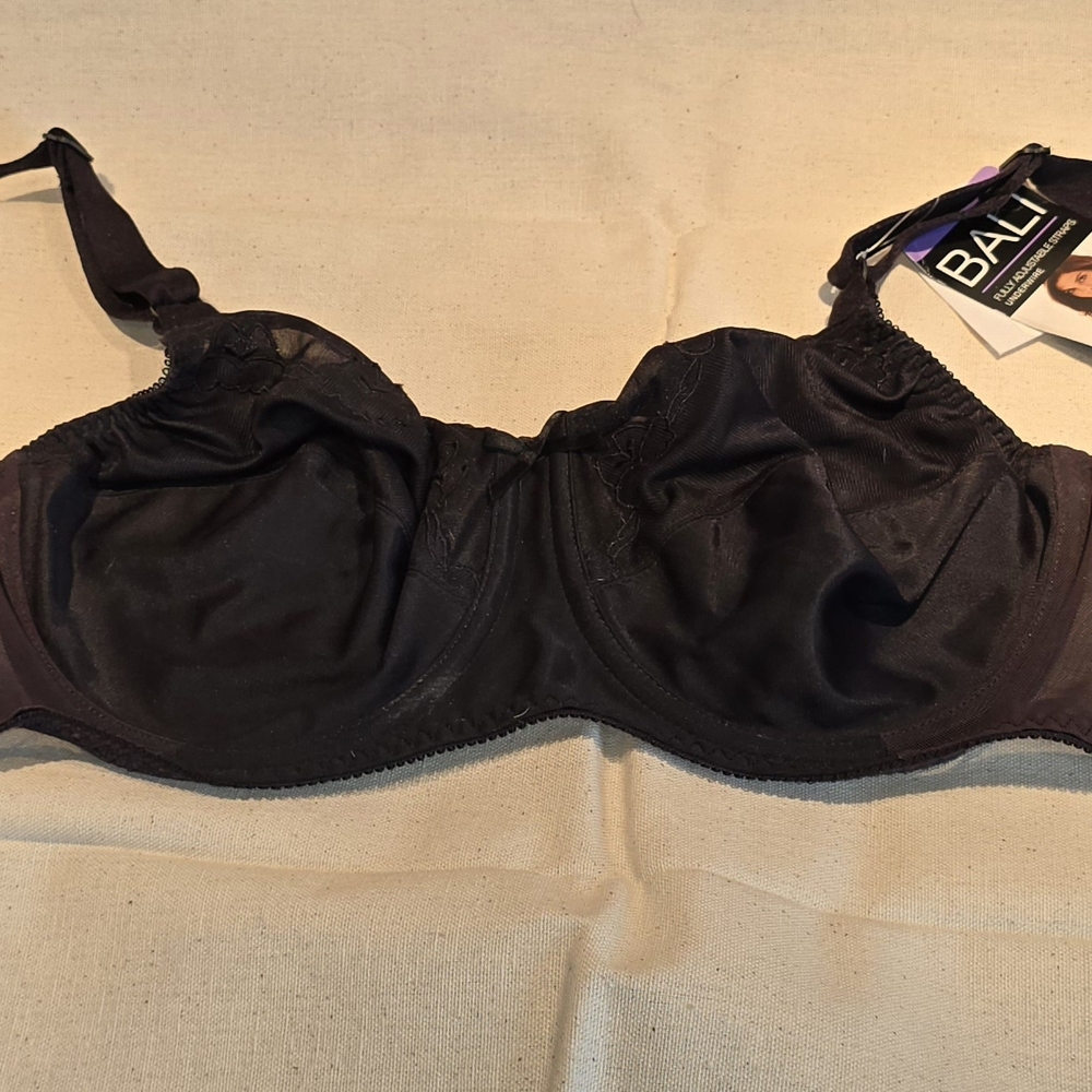Bali Black Underwire Bra with Molded Cups and Adjustable Straps
